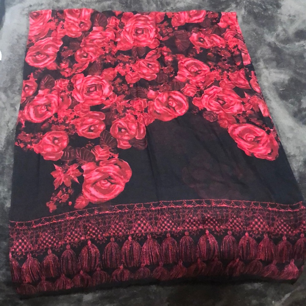 NWT Talbots black red rose scarf